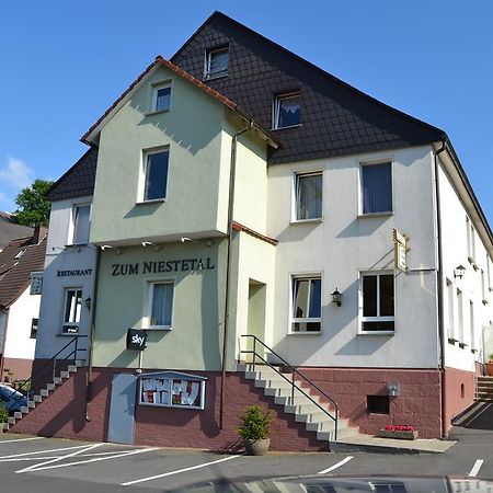 Landhotel Zum Niestetal Luaran gambar