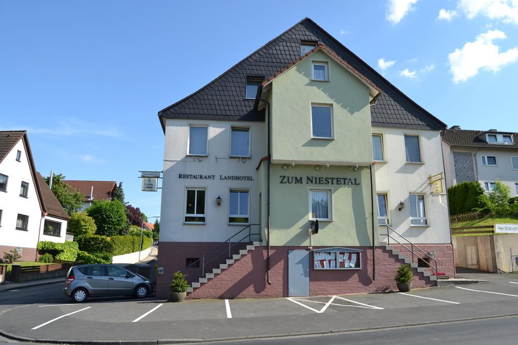 Landhotel Zum Niestetal Luaran gambar