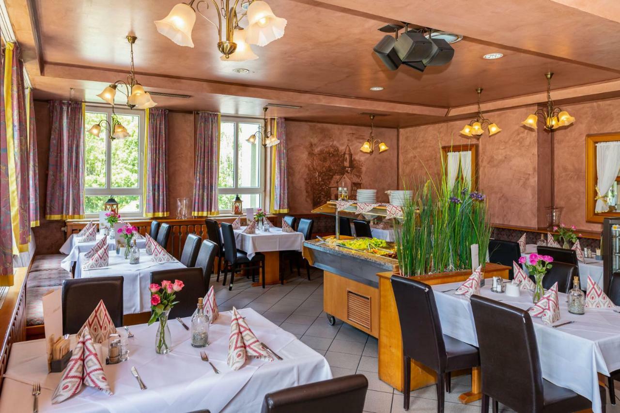 Landhotel Zum Niestetal Luaran gambar