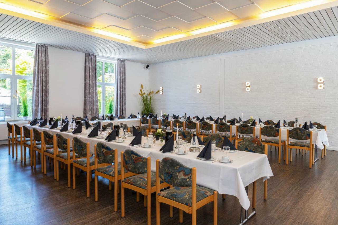 Landhotel Zum Niestetal Luaran gambar