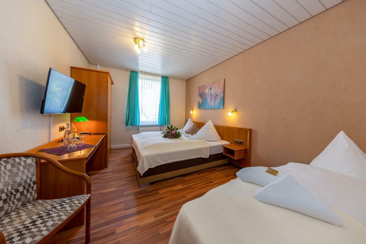 Landhotel Zum Niestetal Luaran gambar