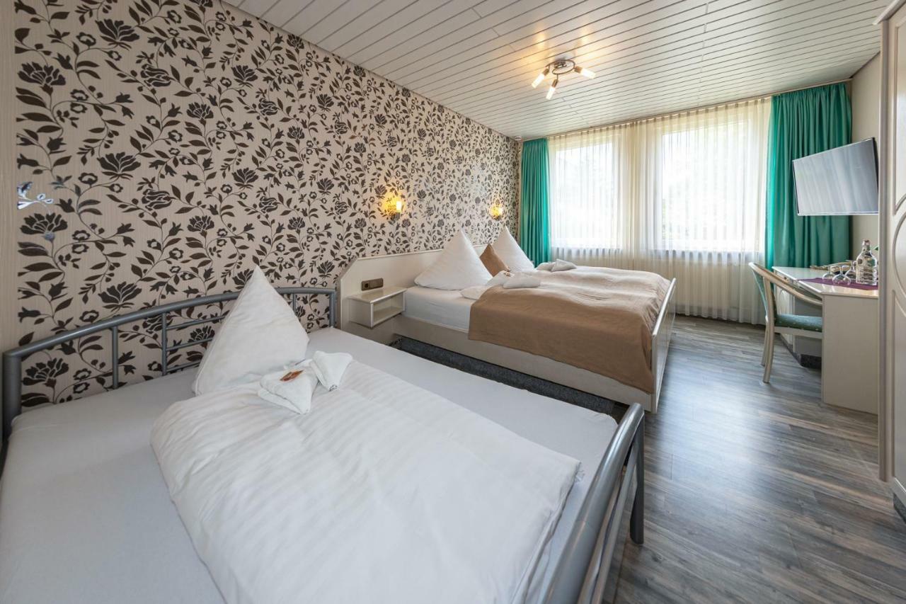 Landhotel Zum Niestetal Luaran gambar