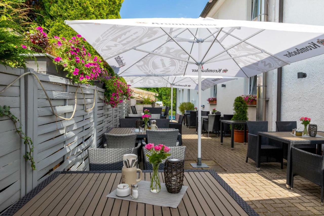 Landhotel Zum Niestetal Luaran gambar